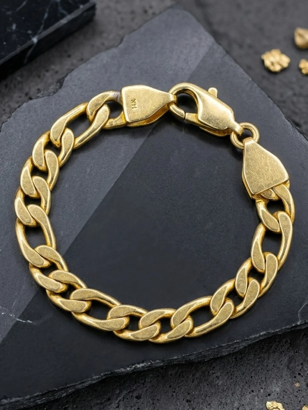 Vintage 14K Gold Heavy 9.5mm Figaro Link Bracelet